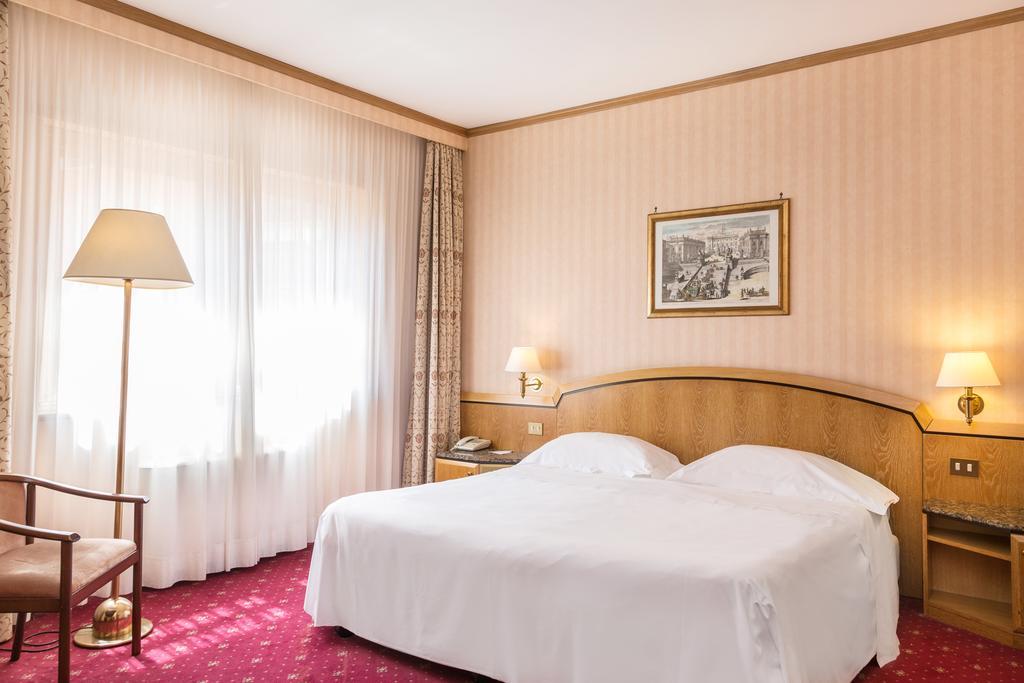 Hotel Beverly Hills 4*