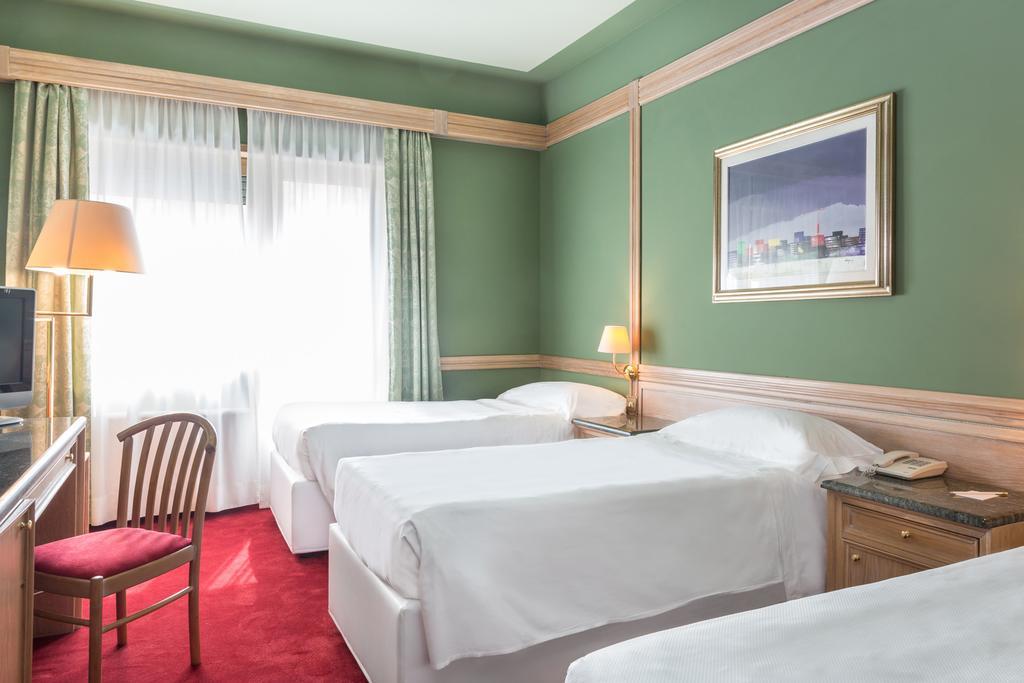 Hotel Beverly Hills 4*